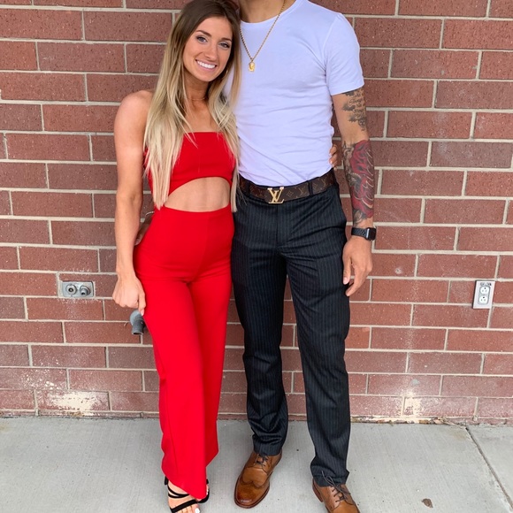 Red fashion nova jump suit - Picture 2 of 9